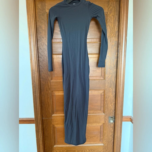 SKIMS Fits Everybody Long Sleeve Dress in Onyx 🖤 - Picture 3 of 4